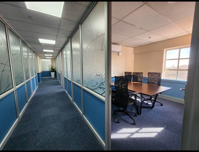 311M² OFFICE TO LET IN FOURWAYS